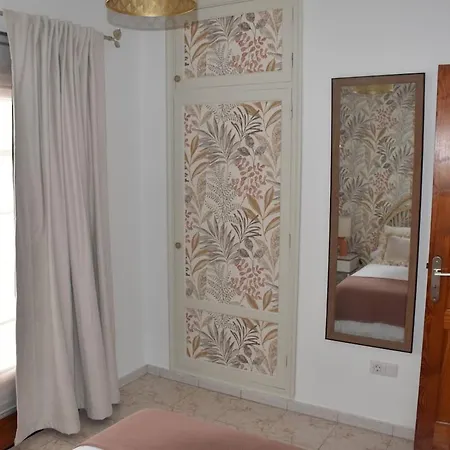 Nicolosa Apartmán *