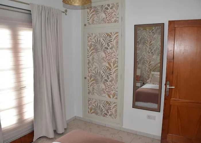 Nicolosa Апартаменти *